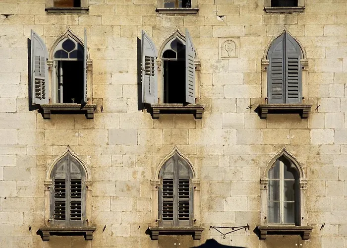 In With Balcony, Air Conditioning, Wifi 819-2 *