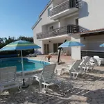 Appartement In With Balcony, Air Conditioning, Wifi 819-2