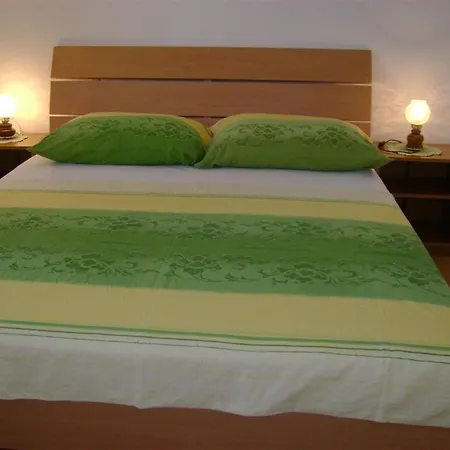 Apartment In With Balcony, Air Conditioning, Wifi 819-2 Porec
