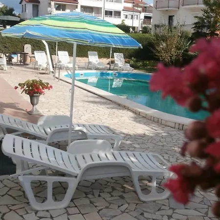 In With Balcony, Air Conditioning, Wifi 819-2 Apartman