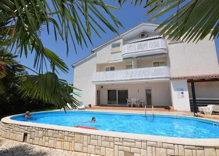 In With Balcony, Air Conditioning, Wifi 819-2 *